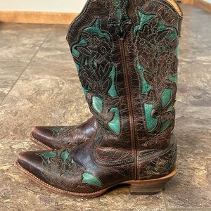 Twisted X Western Boots with Teal Floral Design